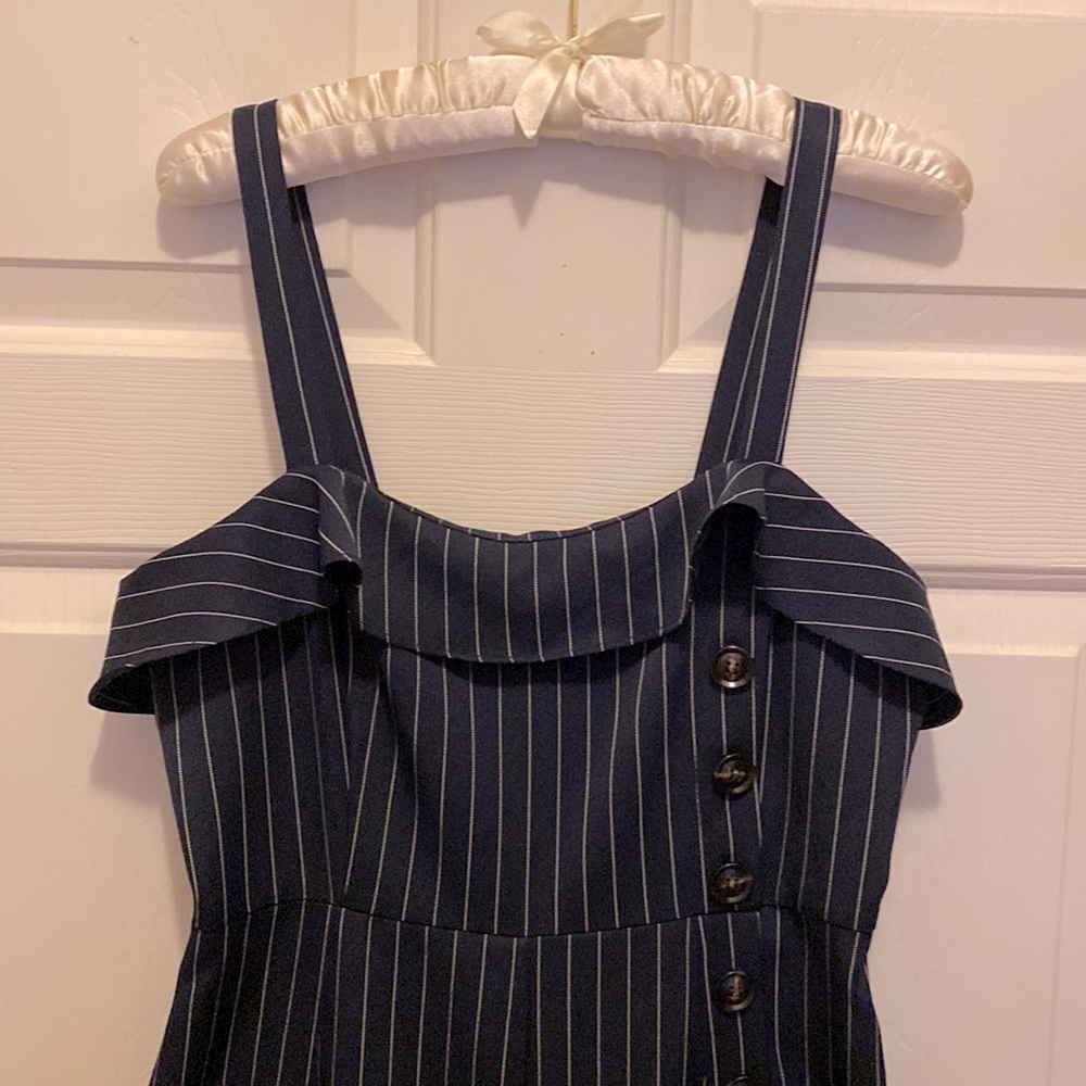 Essue pinstripe, palazzo Jumpsuit.